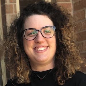 Meet your Posher, Hollianne